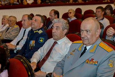 «Русские витязи» в оренбургском небе